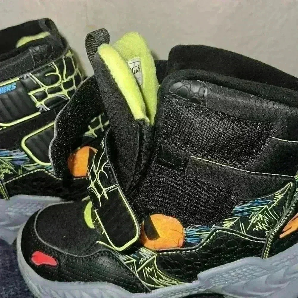 Skechers Skech-Saurus is Boys 13.5 Winter Boots Water Repellant Memory Foam - Picture 8 of 9